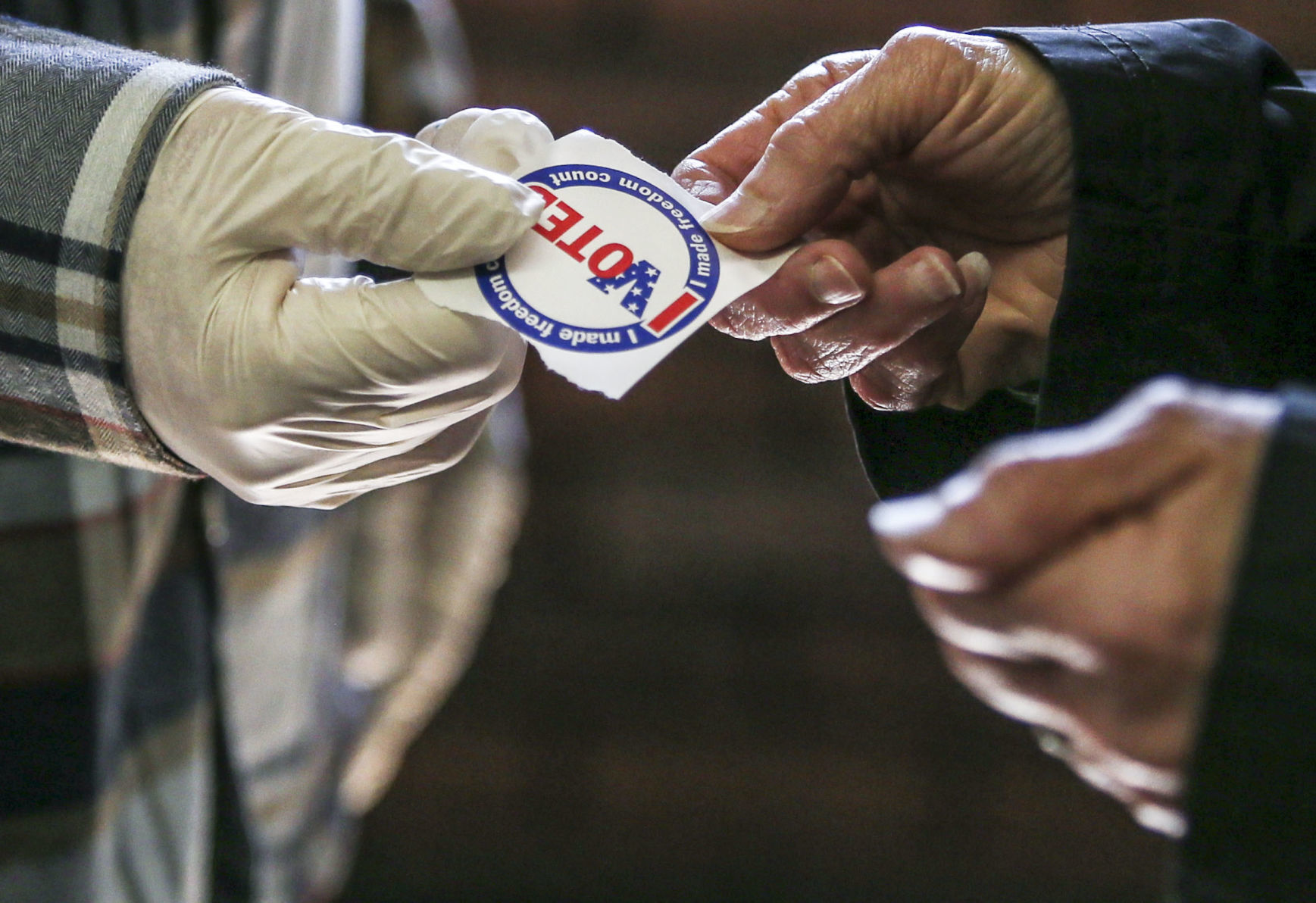 031720-ill-voting-jg-02.JPG